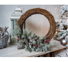 Венок рождественский Dunhill Grapevine Wreath snow, berries, cones 41 см